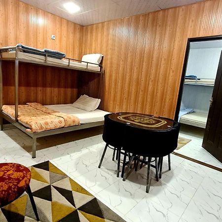 Smart Apartments & Hotel Lahore Luaran gambar