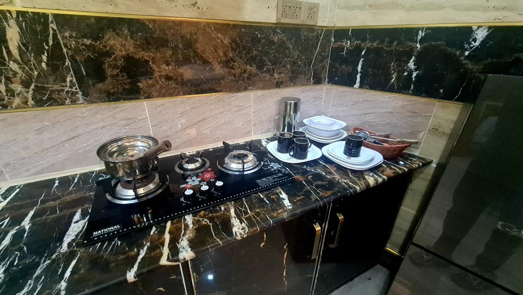 Smart Apartments & Hotel Lahore Luaran gambar