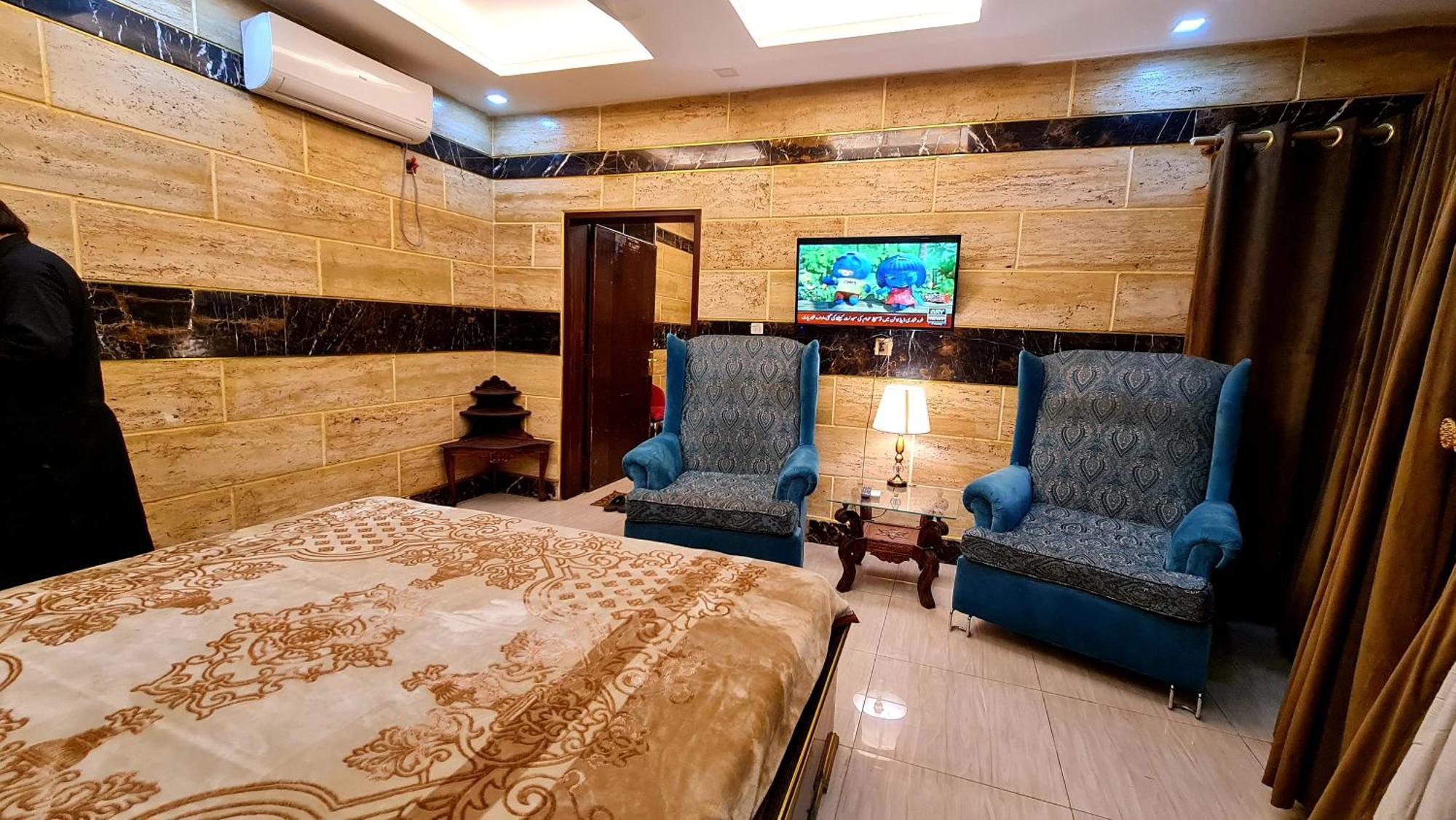 Smart Apartments & Hotel Lahore Luaran gambar