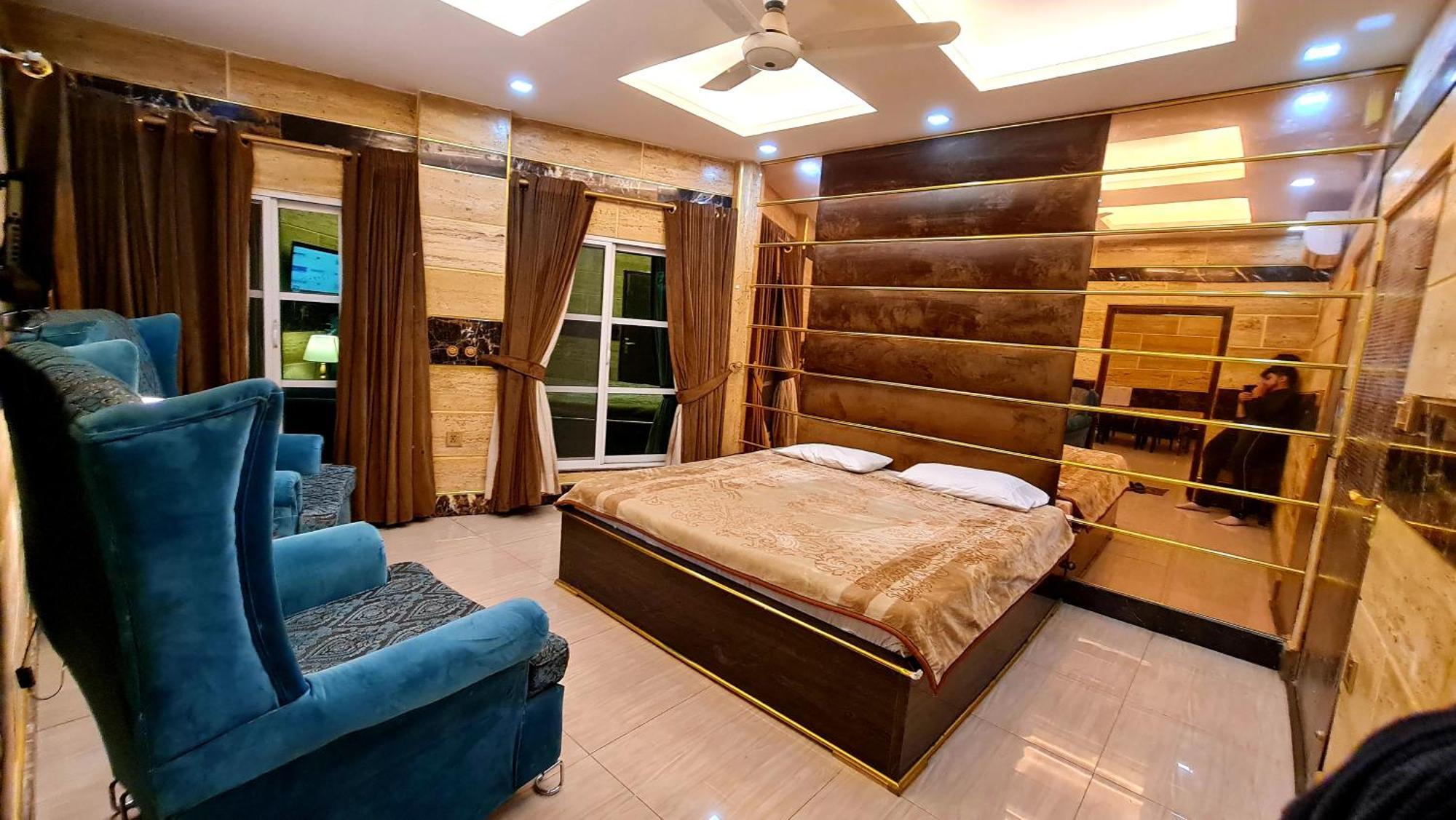 Smart Apartments & Hotel Lahore Luaran gambar