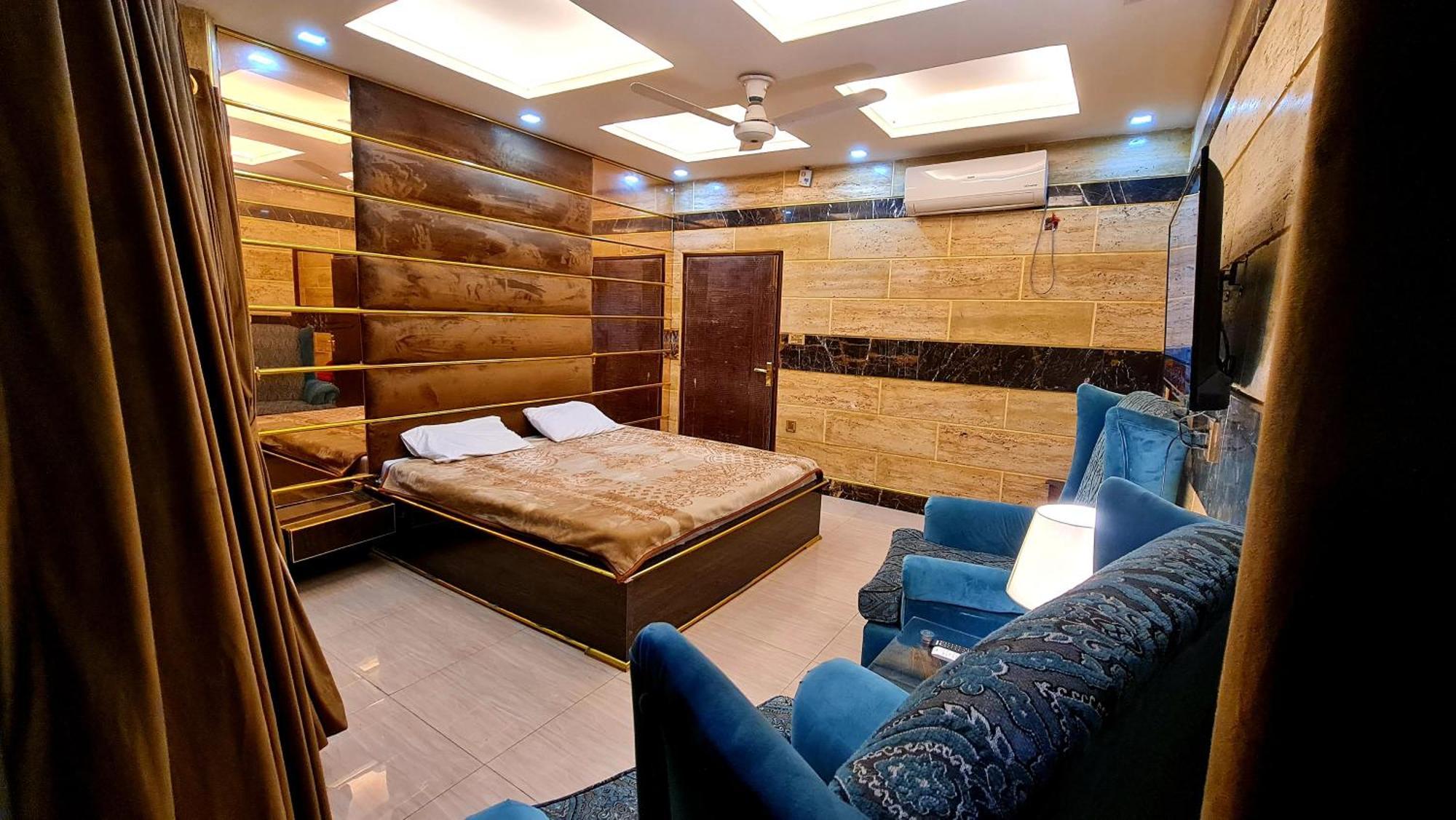 Smart Apartments & Hotel Lahore Luaran gambar