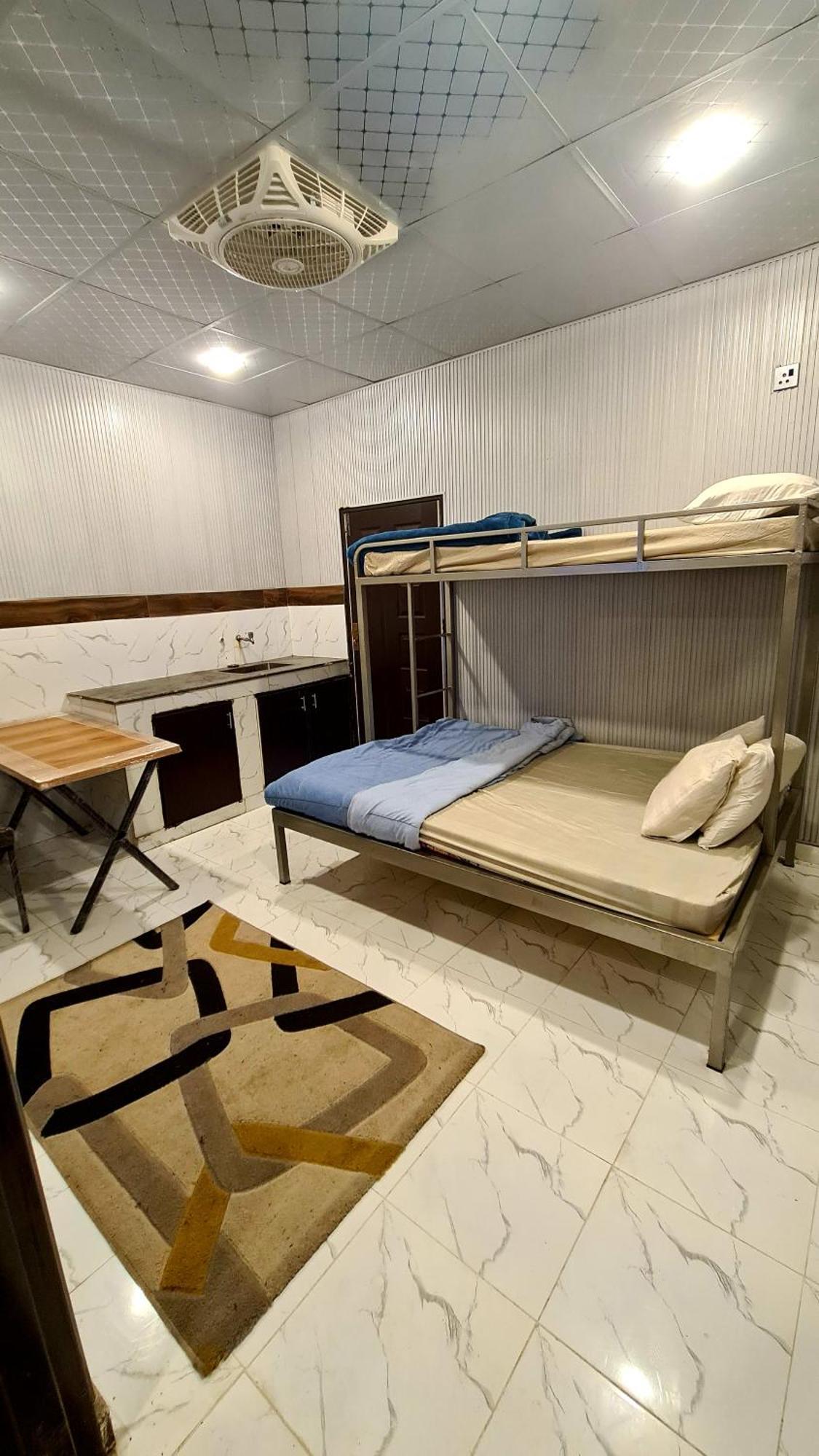 Smart Apartments & Hotel Lahore Luaran gambar